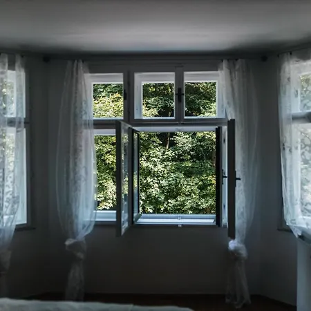 Spaleny Mlyn V Narodnim Parku Podyji Gæstehus